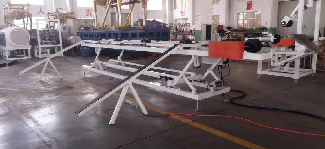 63 mm Min Prężnica rury Dwukrotna ściana przewlekła linia wytłaczania rury z HV>940 twardością beczki i systemem sterowania PLC