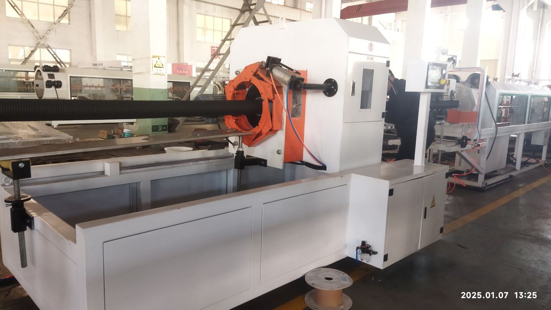 Automatyczna linia do wytłaczania rur dwuściennych karbowanych z silnikiem Siemens i systemem sterowania PLC dla produkcji 8-15 kg/h