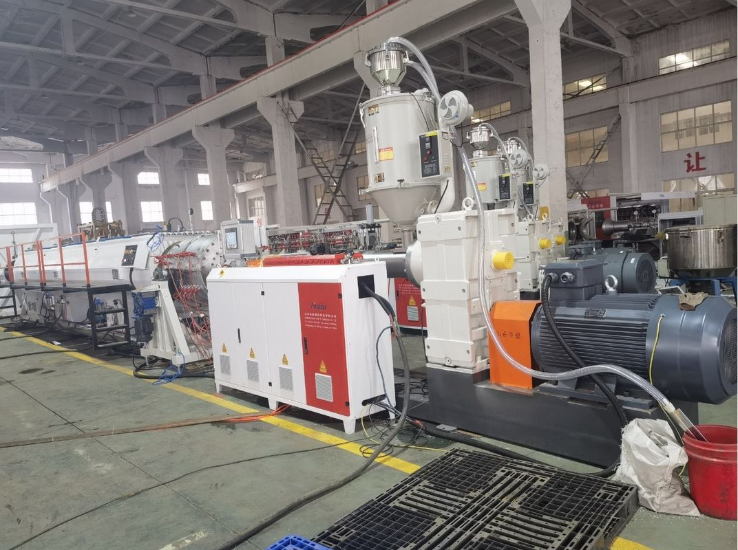 Linię wytłaczania rurociągów HDPE PP z solidną ścianą do wytłaczania jednokrętowych trwałych i mocnych rur