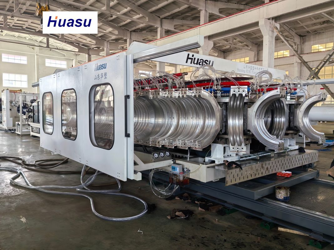 Automatyczna linia produkcyjna rur falistej z PVC o średnicy rur 32-1600 mm, pojemności 60-2000 kg/h i system PLC Siemens
