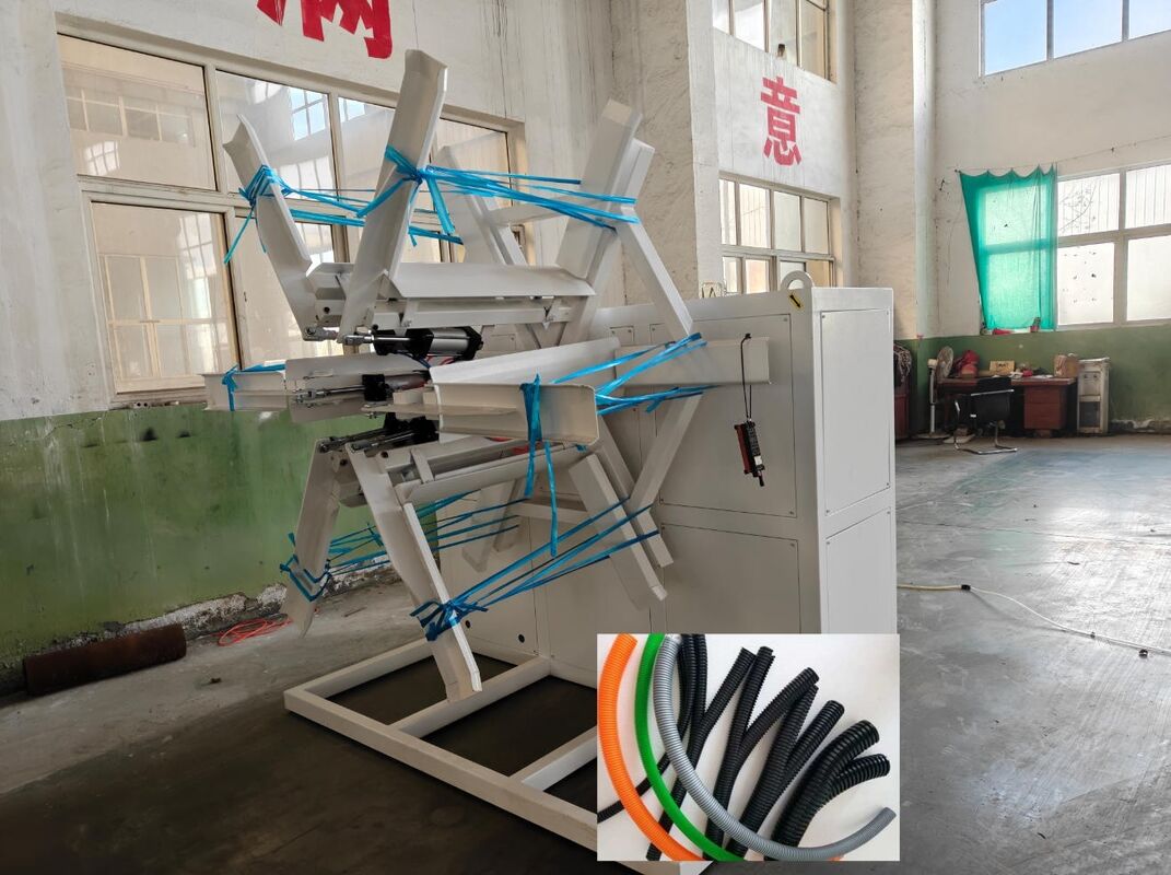 Linia do wytłaczania rur karbowanych dwuściennych z twardością cylindra HV>940, materiałem przekładni 20CrMnTi i stosunkiem śruby 33:1