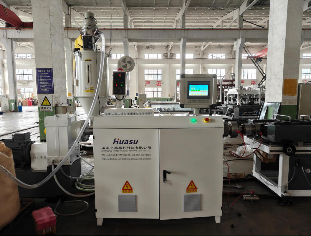 Linia do wytłaczania rur karbowanych jednościennych sterowana PLC z silnikiem o mocy 37 kW i głębokością azotowania cylindra 0,4～0,7 mm