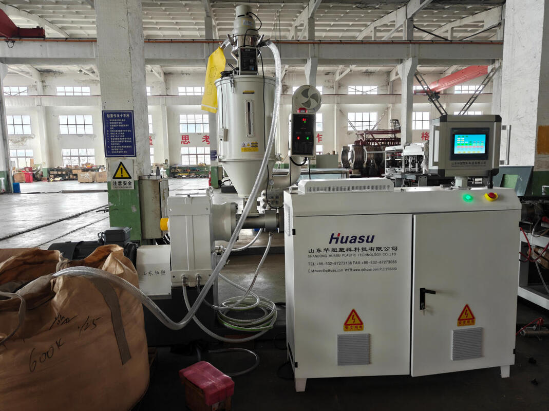 Linia do wytłaczania rur karbowanych jednościennych sterowana PLC z silnikiem o mocy 37 kW i głębokością azotowania cylindra 0,4～0,7 mm