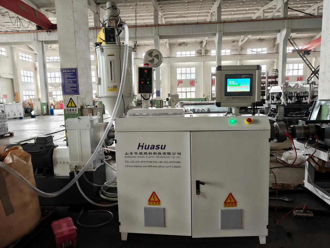 W pełni automatyczna linia do wytłaczania rur falistych jednościennych z wydajnością 40-80 kg/h i maksymalną średnicą rury 110 mm