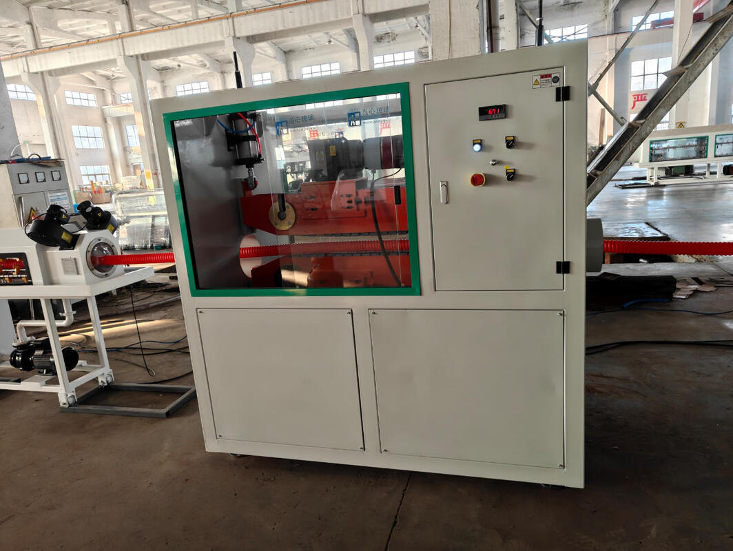 Linia wytłaczania rurociągów falistej z 400-1000 pojemnością i zakresem średnicy rurociągu 16mm-1600mm do produkcji rurociągów falistej automatycznej