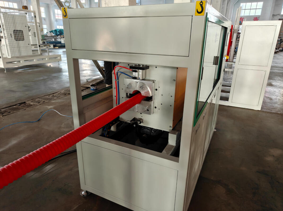 Linia do wytłaczania rur karbowanych dwuściennych z ciągłym chłodzeniem wodą ciśnieniową, z częściami elektrycznymi marki Siemens i wydajnością produkcyjną 100 kg/h - 2000 kg/h