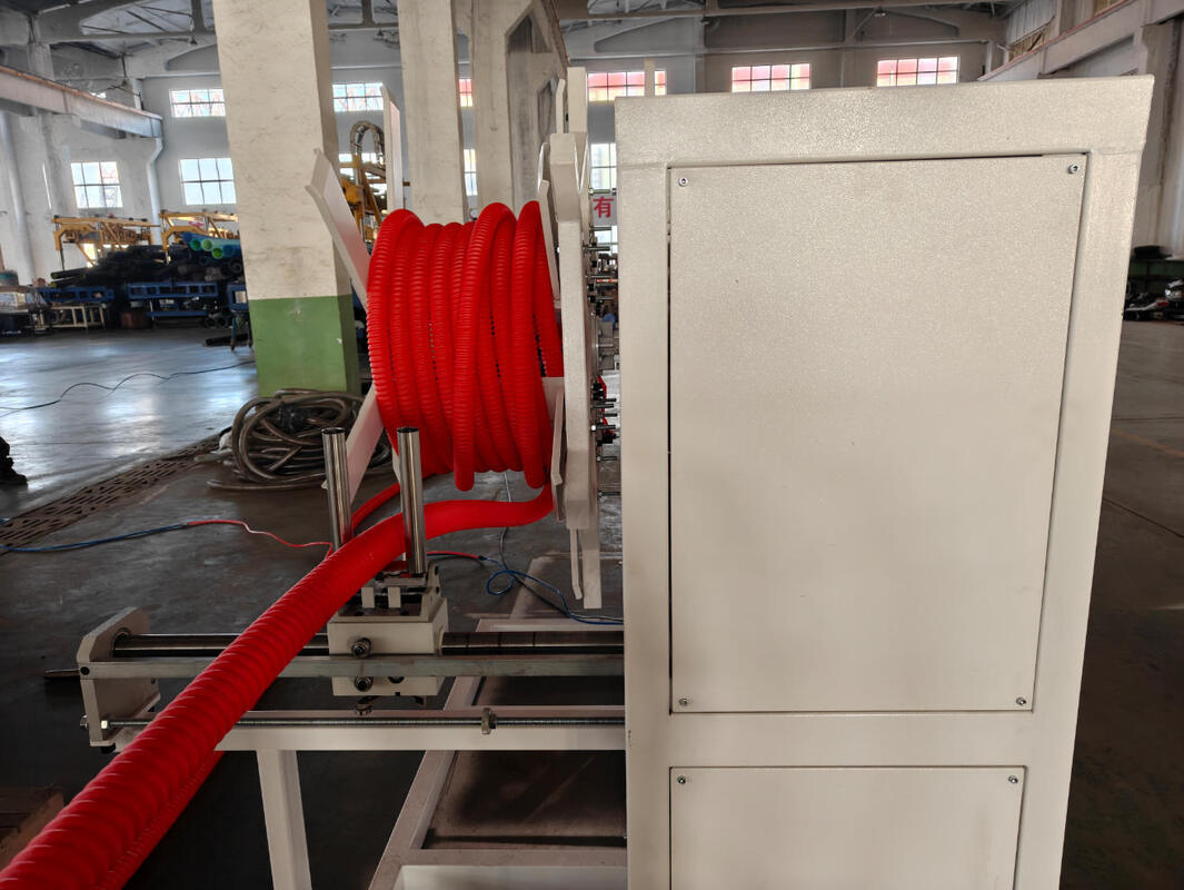 Linia do wytłaczania rur falistych dwuściennych z materiałem przekładni 20CrMnTi i częściami elektrycznymi marki Siemens, charakteryzująca się śrubą cylindryczną HV>740