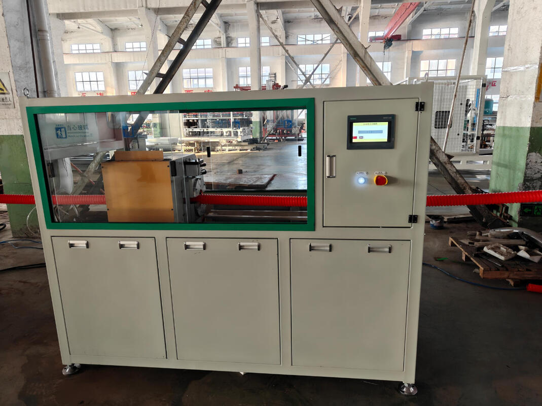 Maszyna do wytłaczania rur falistych dwuściennych z cylindrem HV740, ślimakiem, falownikiem Siemens i materiałem przekładni 20CrMnTi