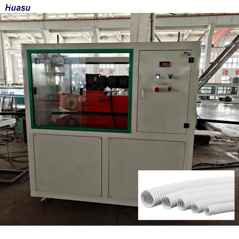 Linia do produkcji rur karbowanych Platforma linii wytłaczającej ułatwiająca automatyczne formowanie rur i sterowanie procesem Jedno zasilanie