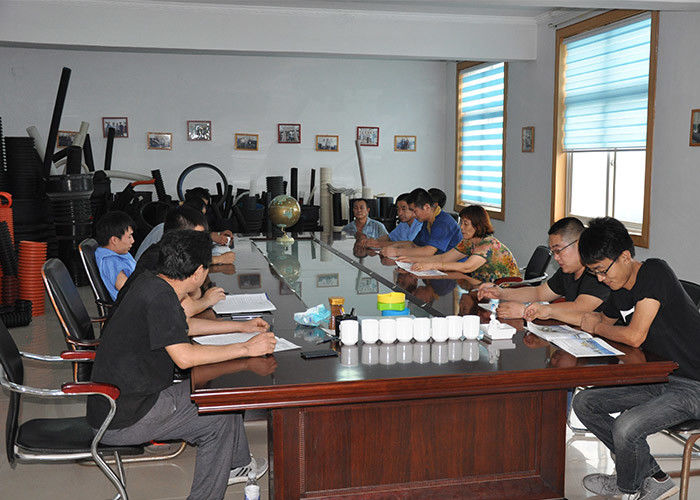 Linia do wytłaczania rur falistych z podwójną ścianką do kanalizacji na polach